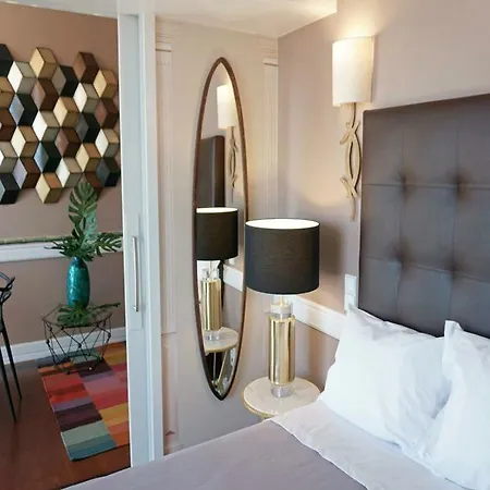 Colours Bairro Alto מלון 4*