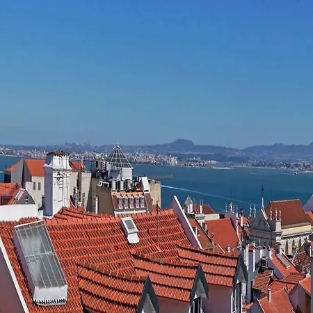 Colours Bairro Alto 4*